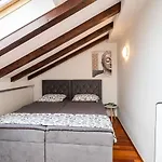 Villa Mikica - Above Sunset Beach